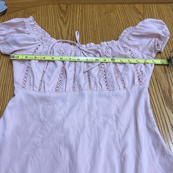 Beautiful Peach Off/On the shoulder dress. So feminine and very comfortable! - Picture 5 of 6